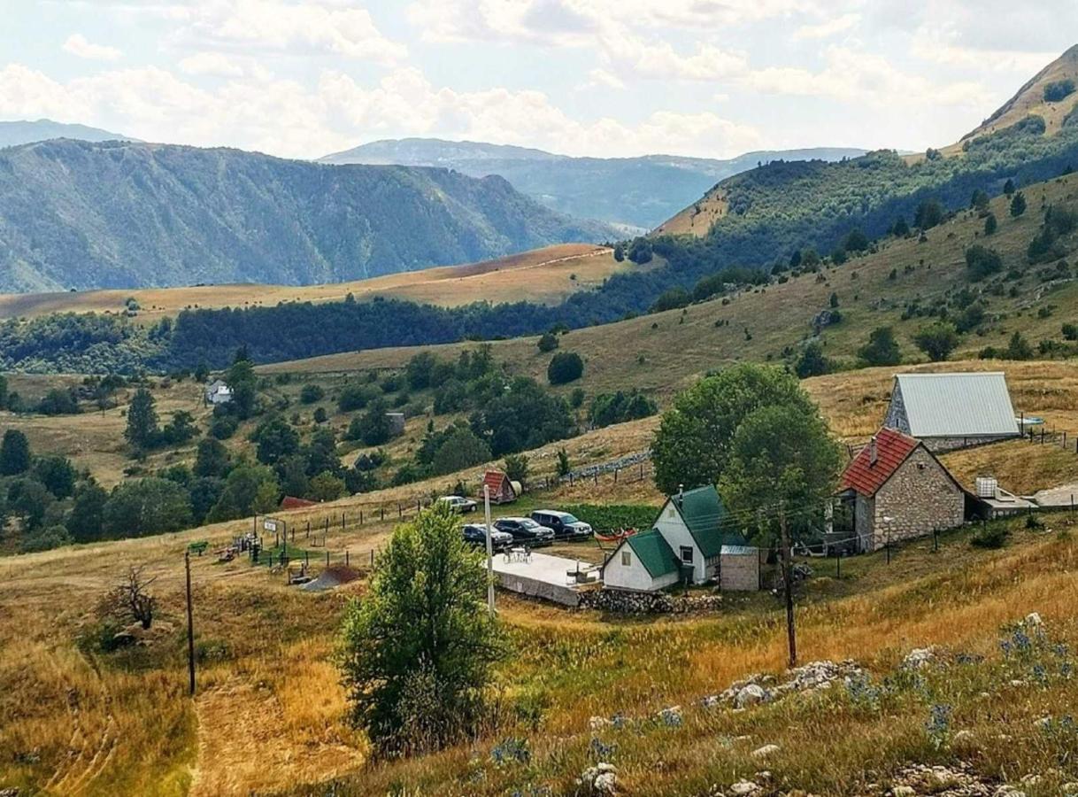 Gasthaus Suri Plužine Exterior foto